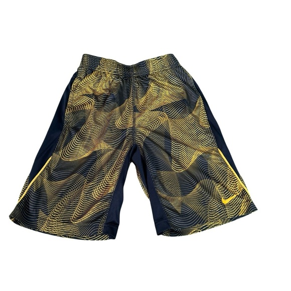 Nike Gym Shorts Geometric Dri Fit Performance Athletic With Pockets Boys Medium - Picture 1 of 12